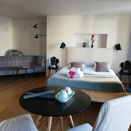 Alojamento de Acomodação e Pequeno-almoço La Tour Gregoire Clermont-Ferrand