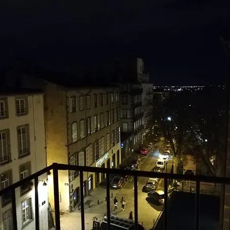 ベッド・アンド・ブレックファスト La Tour Gregoire クレルモン・フェラン