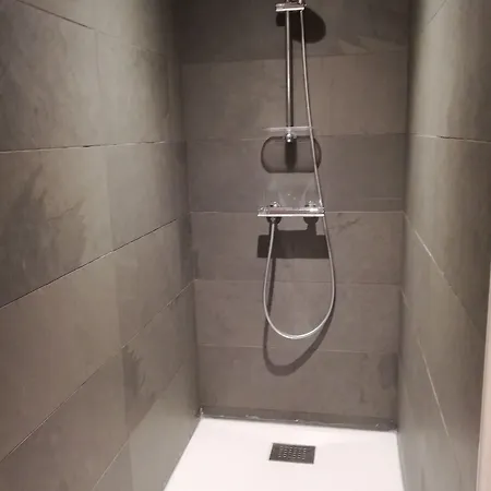 ベッド・アンド・ブレックファスト La Tour Gregoire クレルモン・フェラン